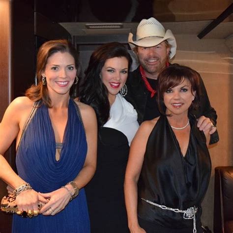 shelley covel rowland|toby keith performing with daughter crystal.